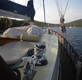 Segelyacht-mit-Skipper-Boot-Interior-07