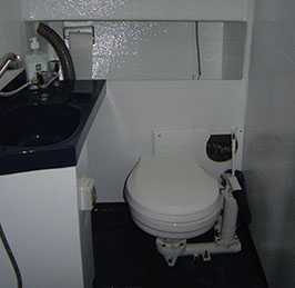 Segelyacht-mit-Skipper-Boot-Interior-07