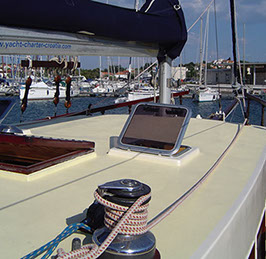 Segelyacht-mit-Skipper-Boot-Interior-07