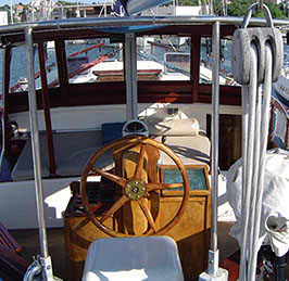 Segelyacht-mit-Skipper-Boot-Interior-07