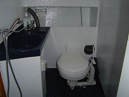 Segelyacht-mit-Skipper-Boot-Interior-07