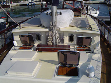 Segelyacht-mit-Skipper-Boot-Interior-07
