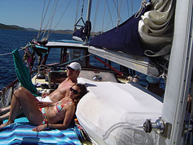 Segelyacht-mit-Skipper-Menschen-01