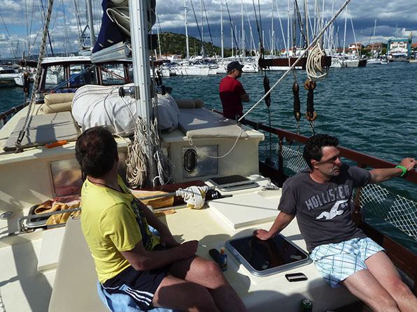 Segelyacht-mit-Skipper-Menschen-01