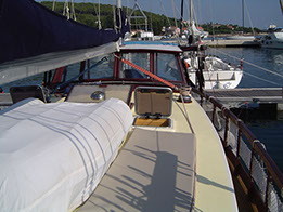 Segelyacht-mit-Skipper-Boot-Interior-07